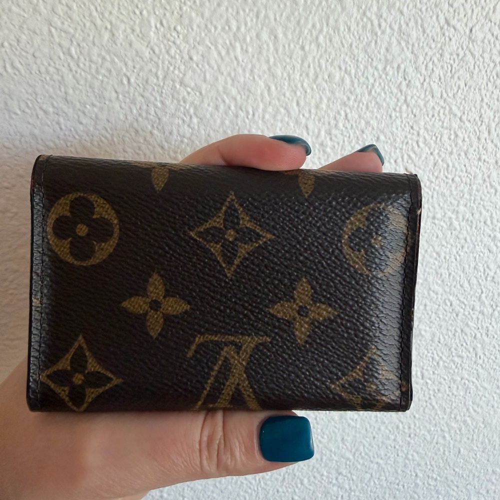 Louis Vuitton Brown and Tan Monogram 6-Key Holder - Picture 4 of 7